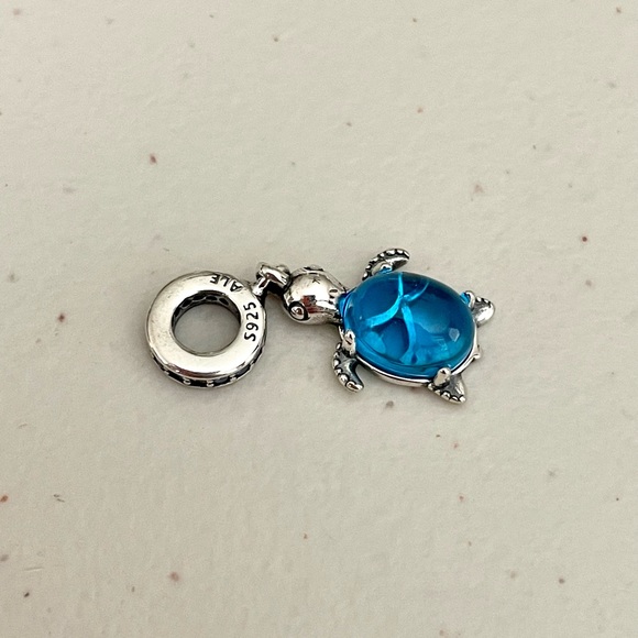 Sea Turtle Bracelet Charm - Picture 2 of 4